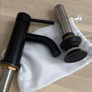 Matte Black Kingston Brass Faucet and Push Drain NWT